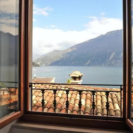 In Mit Garten Und Terrasse Und Seeblick
